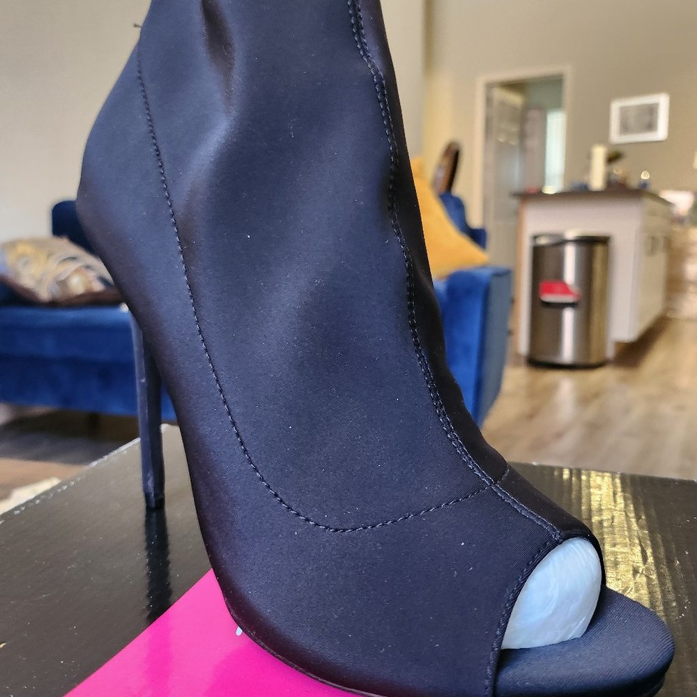 Black Open toe pump